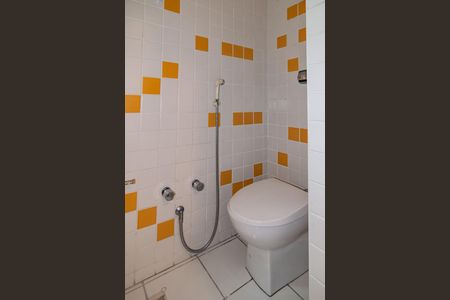 Apartamento para alugar com 150m², 2 quartos e sem vaga Apartamento para alugar com 150m², 2 quartos e sem vagaBanheiro social
