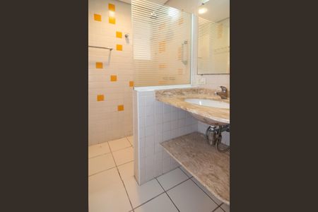 Apartamento para alugar com 150m², 2 quartos e sem vaga Apartamento para alugar com 150m², 2 quartos e sem vagaBanheiro social