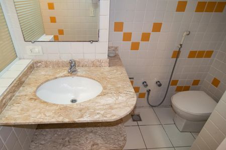Apartamento para alugar com 150m², 2 quartos e sem vaga Apartamento para alugar com 150m², 2 quartos e sem vagaBanheiro social
