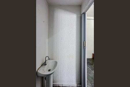 Banheiro de kitnet/studio para alugar com 1 quarto, 16m² em Brás, São Paulo