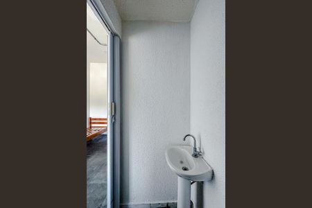 Banheiro Social de kitnet/studio para alugar com 1 quarto, 25m² em Brás, São Paulo