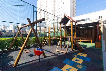 Apartamento para alugar com 45m², 2 quartos e 1 vaga Apartamento para alugar com 45m², 2 quartos e 1 vagaÁrea comum - Playground
