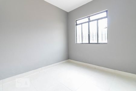 Casa para alugar com 30m², 1 quarto e sem vaga
