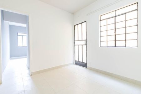 Casa para alugar com 30m², 1 quarto e sem vaga