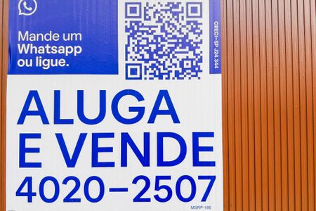 Casa à venda com 260m², 4 quartos e 4 vagas Casa à venda com 260m², 4 quartos e 4 vagasMSRP-166