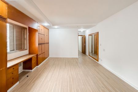 Casa à venda com 260m², 4 quartos e 4 vagas Casa à venda com 260m², 4 quartos e 4 vagasSuíte 4