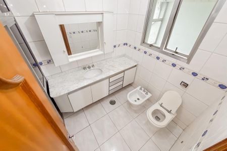 Casa à venda com 260m², 4 quartos e 4 vagas Casa à venda com 260m², 4 quartos e 4 vagasBanheiro da Suíte 2