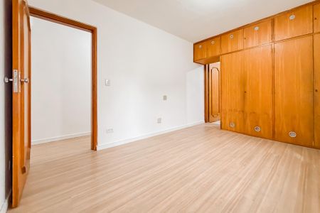 Casa à venda com 260m², 4 quartos e 4 vagas Casa à venda com 260m², 4 quartos e 4 vagasSuíte 3