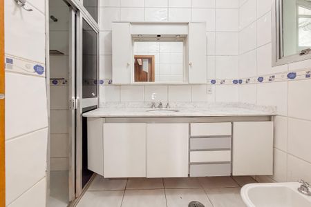 Casa à venda com 260m², 4 quartos e 4 vagas Casa à venda com 260m², 4 quartos e 4 vagasBanheiro da Suíte 2