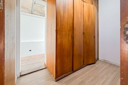 Casa à venda com 260m², 4 quartos e 4 vagas Casa à venda com 260m², 4 quartos e 4 vagasCloset da Suíte 2