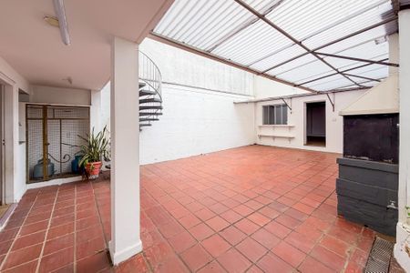 Casa à venda com 260m², 4 quartos e 4 vagas Casa à venda com 260m², 4 quartos e 4 vagasÁrea Externa