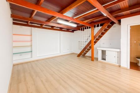 Casa à venda com 260m², 4 quartos e 4 vagas Casa à venda com 260m², 4 quartos e 4 vagasEdícula