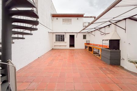 Casa à venda com 260m², 4 quartos e 4 vagas Casa à venda com 260m², 4 quartos e 4 vagasÁrea Externa