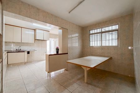 Casa à venda com 260m², 4 quartos e 4 vagas Casa à venda com 260m², 4 quartos e 4 vagasCozinha