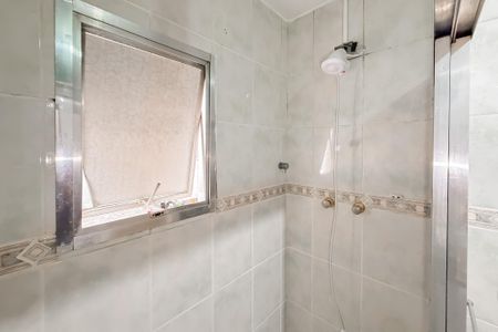 Casa à venda com 260m², 4 quartos e 4 vagas Casa à venda com 260m², 4 quartos e 4 vagasBanheiro das Suítes 3 e 4