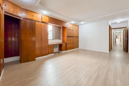 Casa à venda com 260m², 4 quartos e 4 vagas Casa à venda com 260m², 4 quartos e 4 vagasSuíte 4