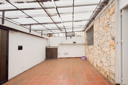 Casa à venda com 260m², 4 quartos e 4 vagas Casa à venda com 260m², 4 quartos e 4 vagasGaragem