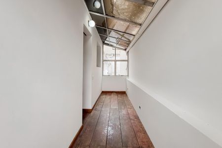 Casa à venda com 260m², 4 quartos e 4 vagas Casa à venda com 260m², 4 quartos e 4 vagasSuíte 2 - Varanda