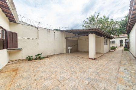 Casa para alugar com 500m², 4 quartos e 2 vagas Casa para alugar com 500m², 4 quartos e 2 vagasQuintal