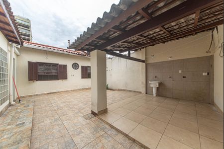 Casa para alugar com 500m², 4 quartos e 2 vagas Casa para alugar com 500m², 4 quartos e 2 vagasQuintal