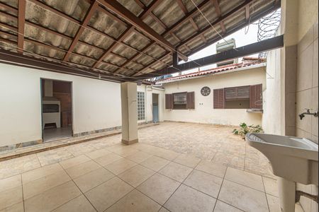 Casa para alugar com 500m², 4 quartos e 2 vagas Casa para alugar com 500m², 4 quartos e 2 vagasQuintal