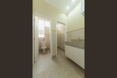 Casa para alugar com 500m², 4 quartos e 2 vagas Casa para alugar com 500m², 4 quartos e 2 vagasBanheiro da Suíte