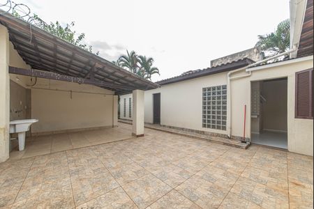 Casa para alugar com 500m², 4 quartos e 2 vagas Casa para alugar com 500m², 4 quartos e 2 vagasQuintal