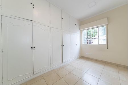 Casa para alugar com 500m², 4 quartos e 2 vagas Casa para alugar com 500m², 4 quartos e 2 vagasCloset da Suíte