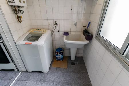 Apartamento para alugar com 70m², 3 quartos e 1 vagaÁrea de Serviço