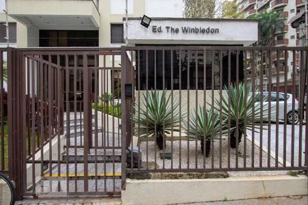 Apartamento para alugar com 45m², 2 quartos e 1 vaga Apartamento para alugar com 45m², 2 quartos e 1 vagaFachada