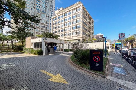 Apartamento para alugar com 35m², 1 quarto e 1 vaga Apartamento para alugar com 35m², 1 quarto e 1 vagaFachada