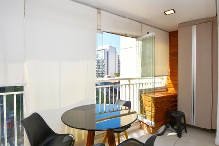 Apartamento para alugar com 35m², 1 quarto e 1 vaga Apartamento para alugar com 35m², 1 quarto e 1 vagavaranda Sala de jantar