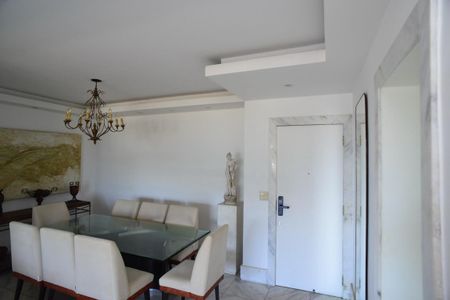 Sala de apartamento para alugar com 4 quartos, 145m² em Barra da Tijuca, Rio de Janeiro