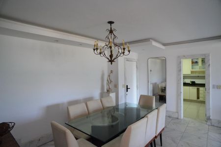 Apartamento para alugar com 145m², 4 quartos e 2 vagasSala