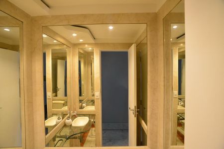 Apartamento para alugar com 145m², 4 quartos e 2 vagasLavabo