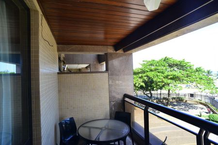 Varanda de apartamento para alugar com 4 quartos, 145m² em Barra da Tijuca, Rio de Janeiro