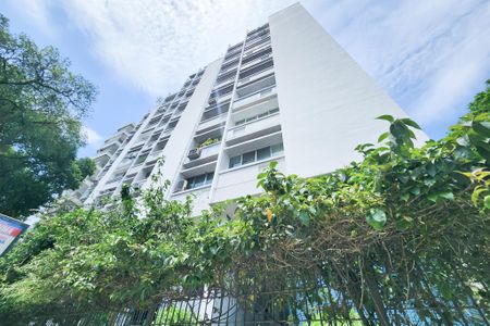 Apartamento à venda com 97m², 3 quartos e 1 vaga Apartamento à venda com 97m², 3 quartos e 1 vagaFachada