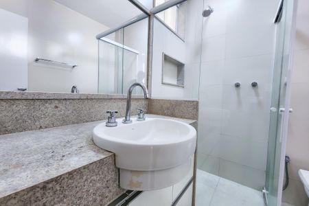 Apartamento à venda com 97m², 3 quartos e 1 vaga Apartamento à venda com 97m², 3 quartos e 1 vagaBanheiro da Suíte