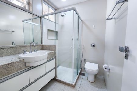 Apartamento à venda com 97m², 3 quartos e 1 vaga Apartamento à venda com 97m², 3 quartos e 1 vagaBanheiro da Suíte