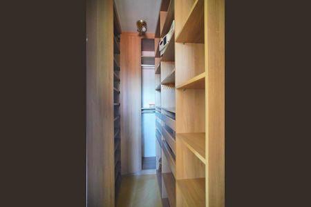 Apartamento para alugar com 113m², 3 quartos e 2 vagas Apartamento para alugar com 113m², 3 quartos e 2 vagasCloset da Suíte