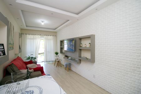 Sala de apartamento para alugar com 2 quartos, 70m² em Penha, Rio de Janeiro
