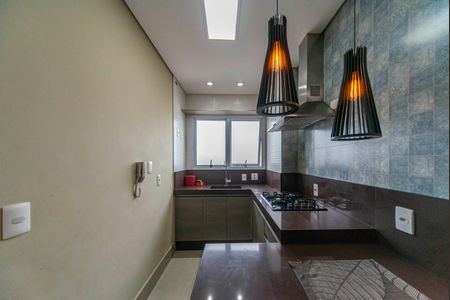 Apartamento para alugar com 92m², 2 quartos e 2 vagasCozinha