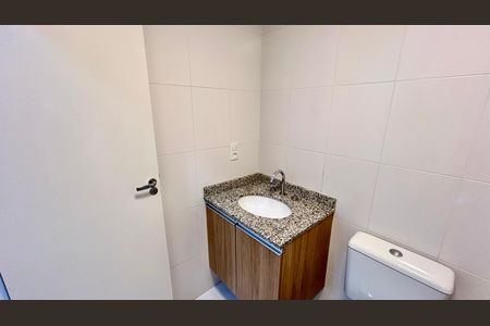 Apartamento para alugar com 68m², 2 quartos e 1 vaga Apartamento para alugar com 68m², 2 quartos e 1 vagaBanheiro da Suíte