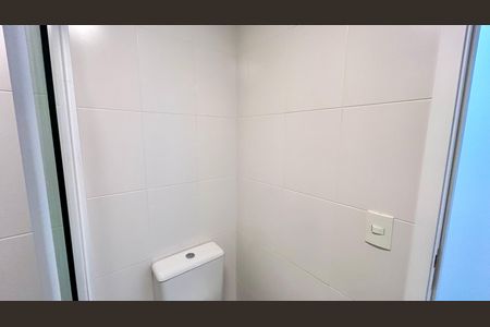 Apartamento para alugar com 68m², 2 quartos e 1 vaga Apartamento para alugar com 68m², 2 quartos e 1 vagaBanheiro