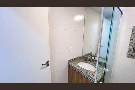 Banheiro  de apartamento para alugar com 2 quartos, 68m² em Jardim Flor da Montanha, Guarulhos