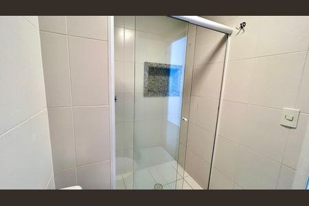 Apartamento para alugar com 68m², 2 quartos e 1 vaga Apartamento para alugar com 68m², 2 quartos e 1 vagaBanheiro da Suíte