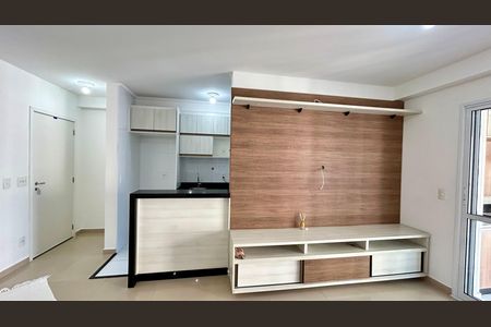 Sala de apartamento para alugar com 2 quartos, 68m² em Jardim Flor da Montanha, Guarulhos