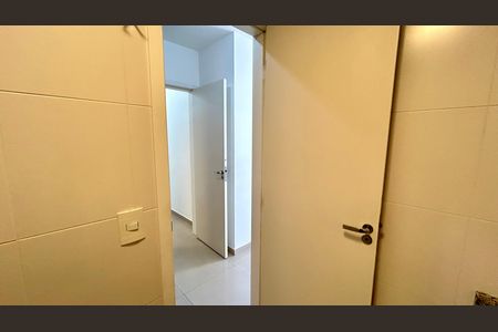 Apartamento para alugar com 68m², 2 quartos e 1 vaga Apartamento para alugar com 68m², 2 quartos e 1 vagaBanheiro da Suíte