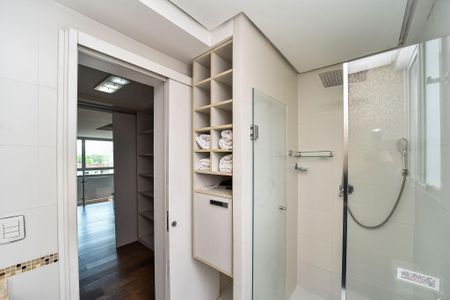 Apartamento à venda com 109m², 1 quarto e 2 vagasBanheiro da Suíte