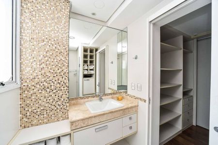 Apartamento à venda com 109m², 1 quarto e 2 vagasBanheiro da Suíte